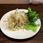 ナガタ店 - サラダを食べてるうちに