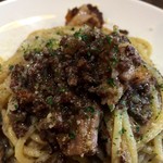 ナガタ店 - パスタの上の肉塊