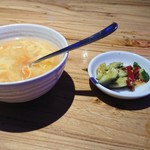 淘湘記 - 玉子スープと酸味のある胡瓜の香の物