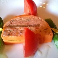 イル・テアトロ - 前菜：夏野菜とリコッタチーズのテリーヌ、スイートトマトのサラダ
