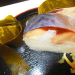 いづう - 鯖姿寿司２貫　８１０円（税込）のアップ【２０１９年６月】