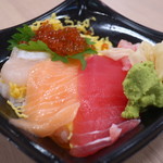 Oishii Maguroya - 海鮮丼アップ