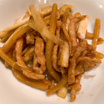 新亜飯店 - 黄ニラと豚肉の炒め物