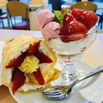 アオイ農園　ぶどうの木 - いちごクレープにカスタードクリームをプラス
      ¥570-と ミニ苺パフェ¥500-