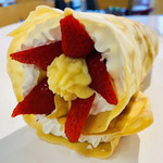 アオイ農園　ぶどうの木 - 苺クレープ¥500-にカスタードクリームを＋70円でトッピング❤︎