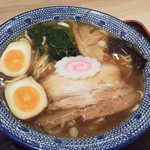 Chashu Yamusa Shiionsutairu To Yotaten - 醤油らーめん６９１円（税込）