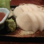 興 - 「かぶ刺し」：洋梨のような食感の香しい蕪を、本わさびと梅だれで頂きます♪