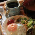 ZUOU - ホットサンドモーニング