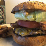 ダコタ ラスティック テーブル - ベーコンチーズバーガー￥１２５０