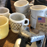 ダコタ ラスティック テーブル - 