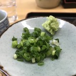 Inaka ya - 薬味は茎ワサビと青ネギ