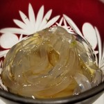 鮨匠 のむら - (02)ところてん(テングサは静岡産)
      自家製ポン酢を付けて頂きます。
      冷たくて喉越し良く、あっと言う間に無くなってしまいました。