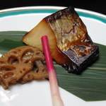 深谷温泉 元湯石屋 - 何の魚だったか聞き忘れ。鰆の幽庵焼きのような味だったが・・・