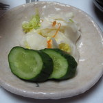 深谷温泉 元湯石屋 - 漬け物。ちょっと淋しいかな。何か特徴的な漬け物があればよかったのに。