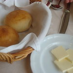 Bistro Champ - パン＋バターはこんな感じです