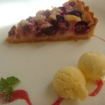 Bistro Champ - ブドウの焼きタルト
