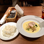 Restaurant Bar AMUSEMENT - 鶏胸肉のフリカッセランチ1,000円