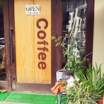 Cafe Man-hei - お店の玄関。