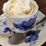 Rowaiyaru - ダッチコーヒーに生クリームの載った。ウインナーコーヒー。