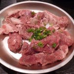 大衆焼肉ホルモン酒場 とりとん - 2011.12 ニンニクサガリ(400円)