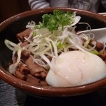 大衆焼肉ホルモン酒場 とりとん - 2011.12 ドテ丼、温玉乗せ(580円+100円)