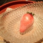 龍吟 - スペシャリテ　-196℃の苺あめと＋99℃の苺のアメ炊き