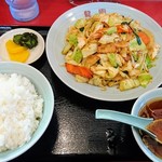 中華料理龍園 - ホルモン定食