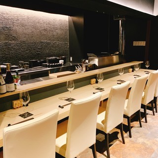 おひとりさまもどうぞ◎居心地のよいカウンター席あります！