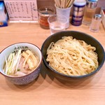 小麦と肉 桃の木 - 