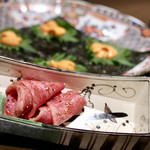 焼肉 大河 - ローストビーフとも三角と雲丹