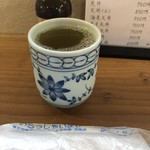 天閣 - お茶におしぼり。