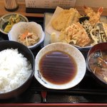 天閣 - 天ぷら定食1000円。