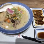 Nagasaki Chanpon Ringer Hut - 長崎ちゃんぽん 餃子５個ランチ