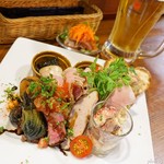 BISTRO&BAR Utage - 2019年3月　前菜盛り合わせ2人前【1900円】結構なボリューム！ひとりで頼むもんではないな～(´▽｀)