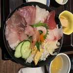 魚釜 - 海鮮丼