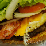 ZATS BURGER CAFE - 盛りだくさんの具！