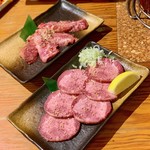 たまには焼肉 - 上タン塩＆上ハラミ