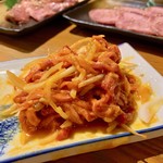 たまには焼肉 - 黒毛和牛タンユッケ