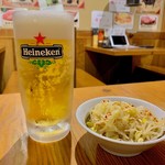 たまには焼肉 - 生ビールとお通しのもやしナムル