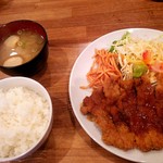 昭和の洋食 弥生 - トンカツ定食