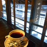 茶房こでまり - 店の窓から