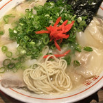 博多荘 - 博多荘ラーメン (*´ω`*) 元祖ワンタン麺+α 紅生姜 麺見せ
