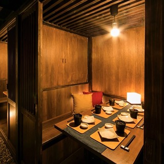 ごゆっくりお楽しみ頂ける◆格子扉付き完全個室完備