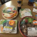 ぎゅーとら - 何と言う取り合わせ　わざわざ醤油も買って
