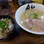 博多ラーメン　膳 - 