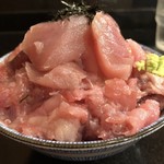 Sakanatosakehanatareshimbashiten - まぐろ丼 800円