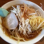 羅阿麺館 - 麺を引っ張り出し