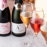 ボルボ スタジオ 青山 カフェ&バー