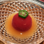 赤坂 渡なべ - 冷やしトマト煮　蟹 ソースもトマト。イタリアーン的な一品。 暑い夏にもいただきたい。トマトの中に蟹身が入っていました。