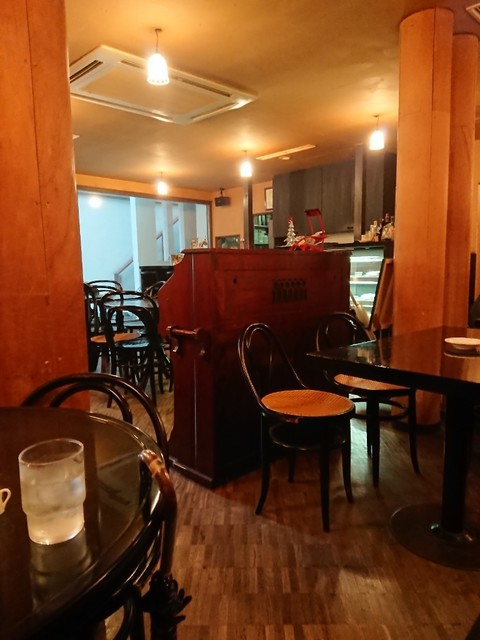 Sunset Street 33 photo 4